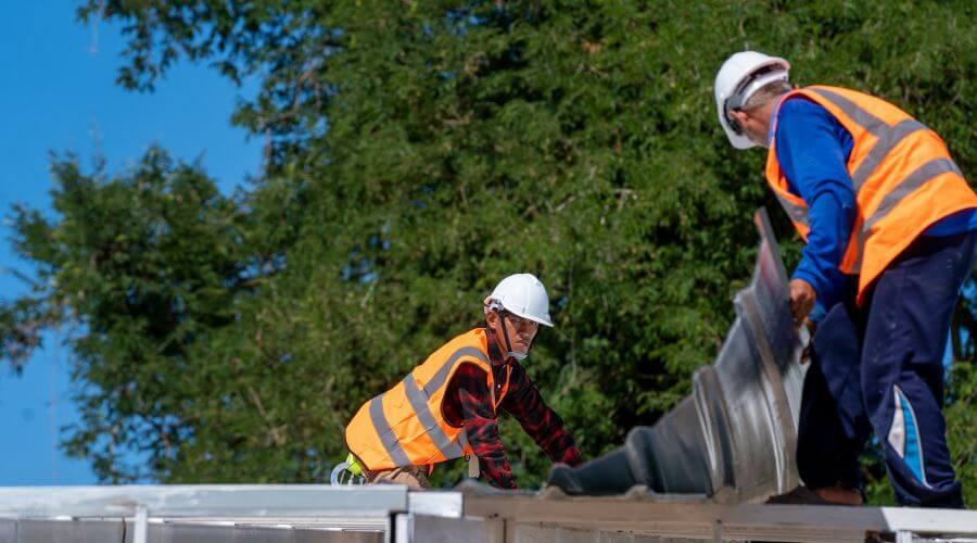 Professional gutter cleaning in Mount Calm, TX